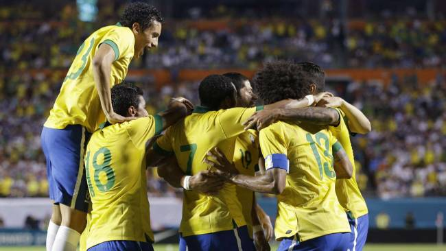 现场执教为 现场执教为