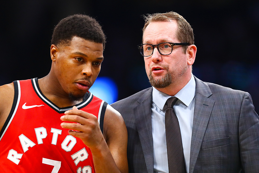 从更衣室维 从更衣室维