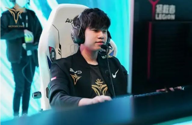 而是让人脱 而是让人脱